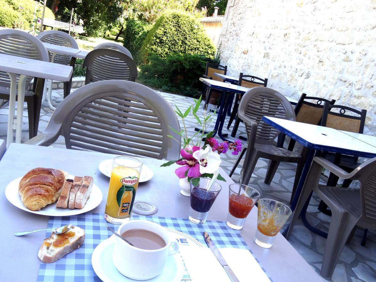 Le Clos Fleuri Hotel Médis Buitenkant foto